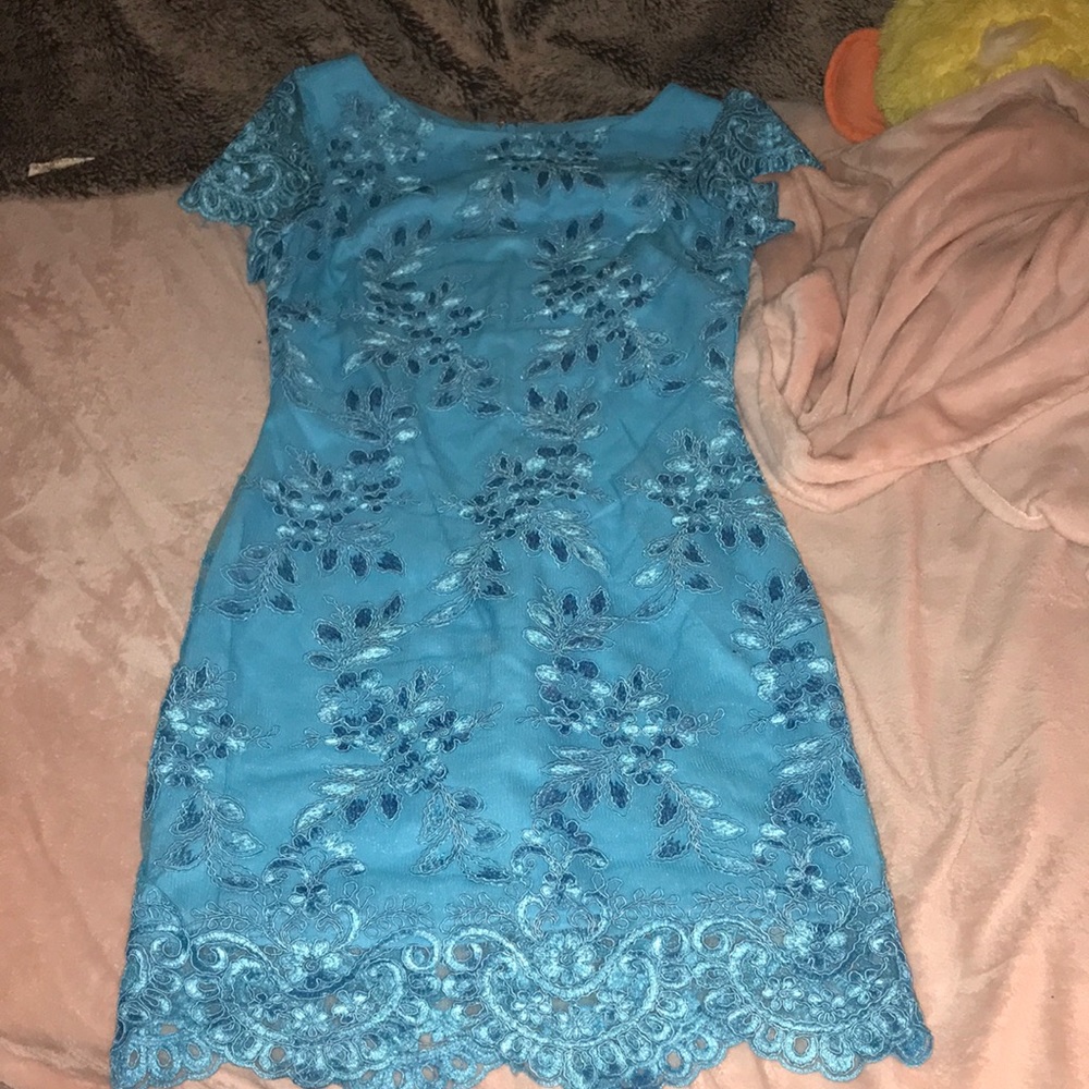 Floral Detailed Alexia Admor short sleeve dress